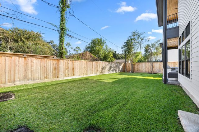 1032 W 41st Street, Houston, TX 77018