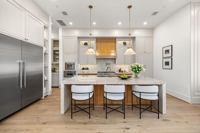 1032 W 41st Street, Houston, TX 77018