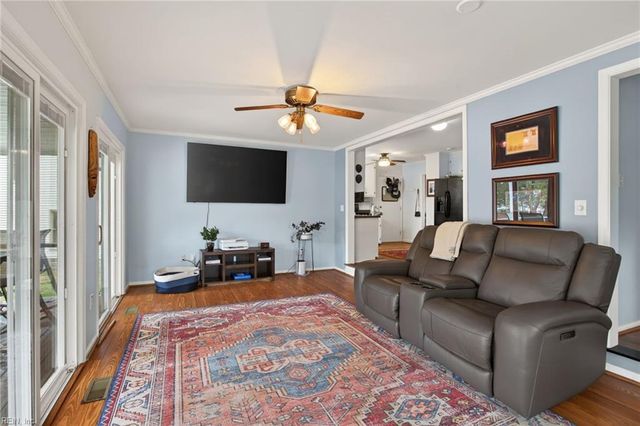 1 Laramie CT, Newport News, VA 23608