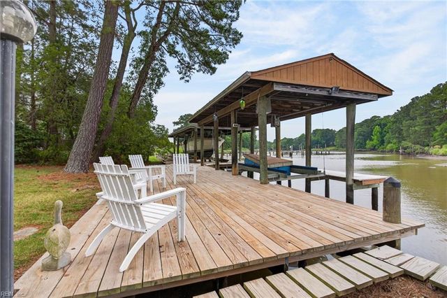 1 Laramie CT, Newport News, VA 23608
