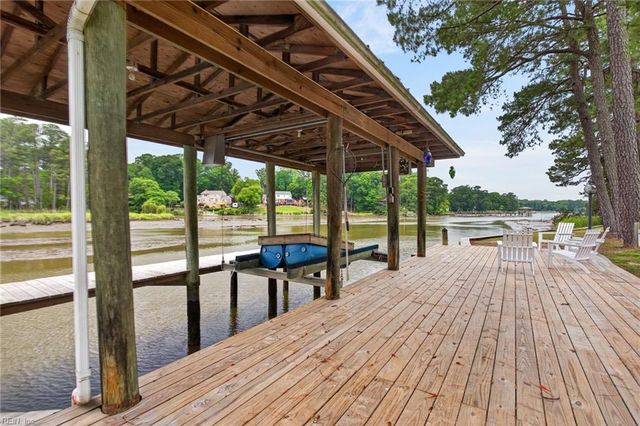 1 Laramie CT, Newport News, VA 23608
