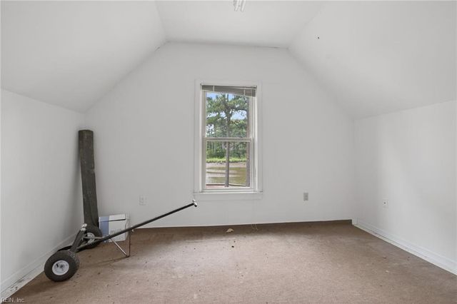 1 Laramie CT, Newport News, VA 23608