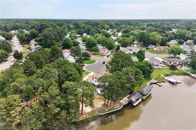 1 Laramie CT, Newport News, VA 23608