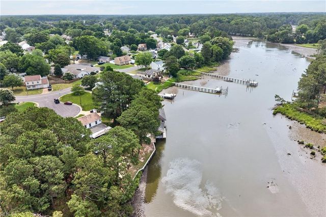 1 Laramie CT, Newport News, VA 23608