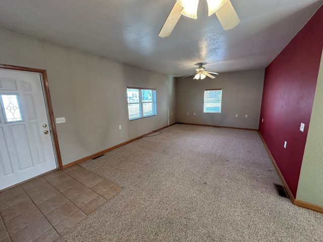 627 12th Street, Dewitt, IA 52472