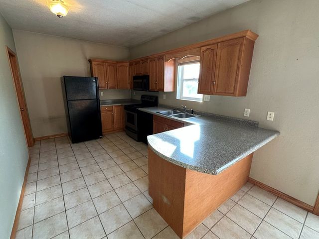 627 12th Street, Dewitt, IA 52472