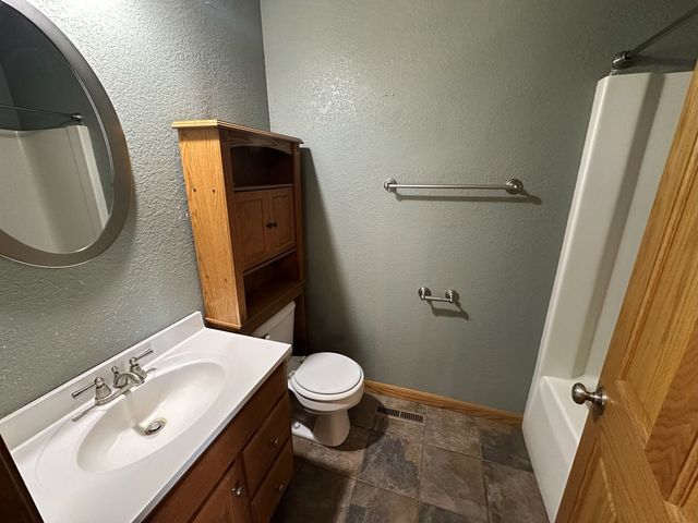 627 12th Street, Dewitt, IA 52472