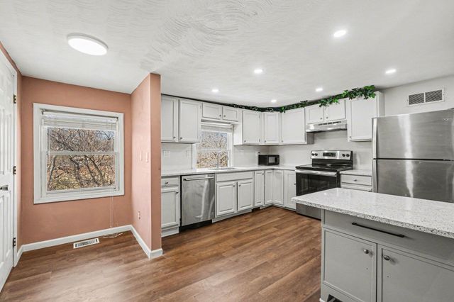 29 Veterans Drive, Highland Heights, KY 41076