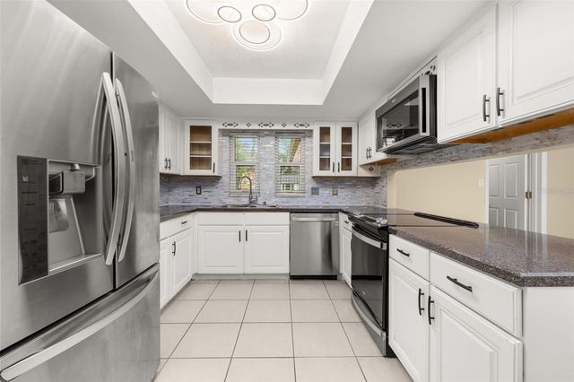 204 BLUE LAKE DRIVE, Longwood, FL 32779