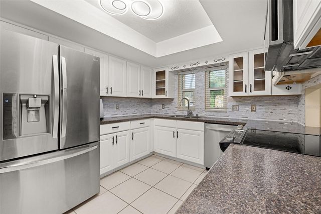 204 BLUE LAKE DRIVE, Longwood, FL 32779