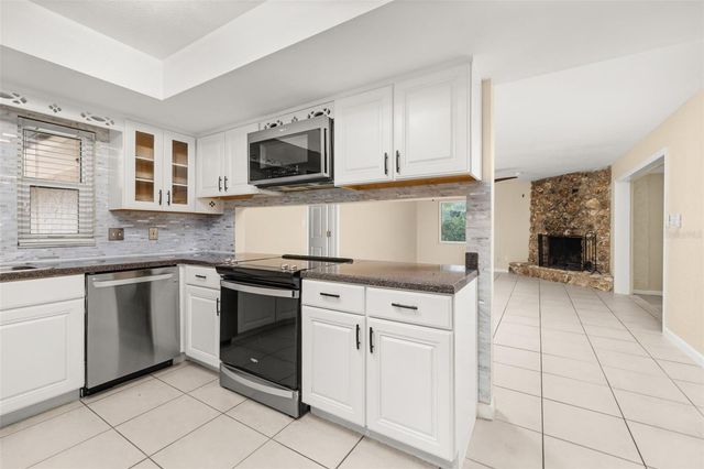 204 BLUE LAKE DRIVE, Longwood, FL 32779