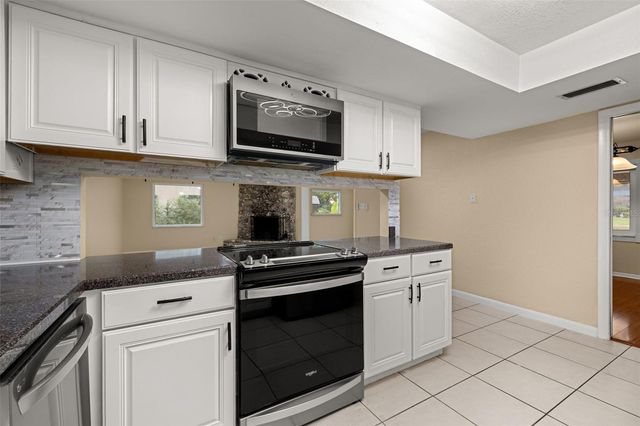 204 BLUE LAKE DRIVE, Longwood, FL 32779