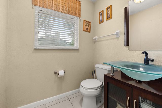 204 BLUE LAKE DRIVE, Longwood, FL 32779