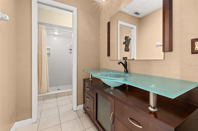 204 BLUE LAKE DRIVE, Longwood, FL 32779