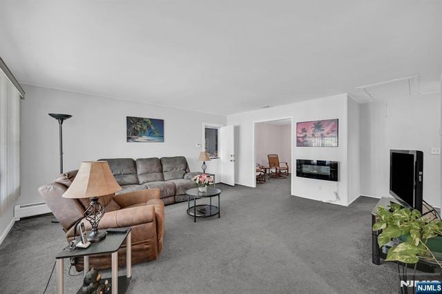 43 Hoffman Avenue, Rochelle Park, NJ 07662