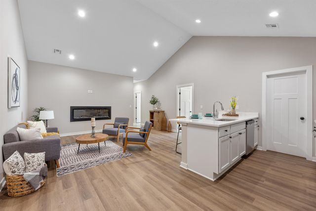 927 S Blaine St, Newton, KS 67114