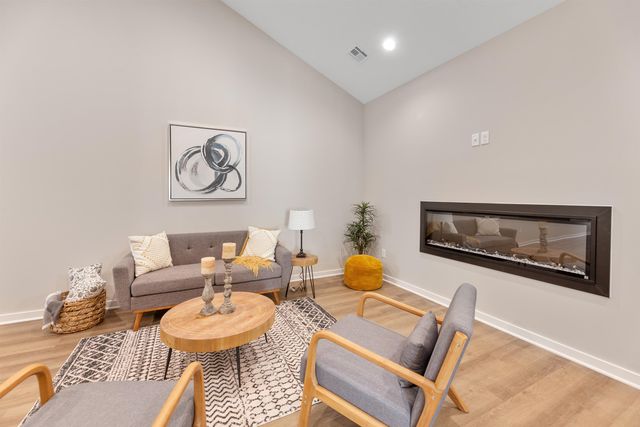 927 S Blaine St, Newton, KS 67114