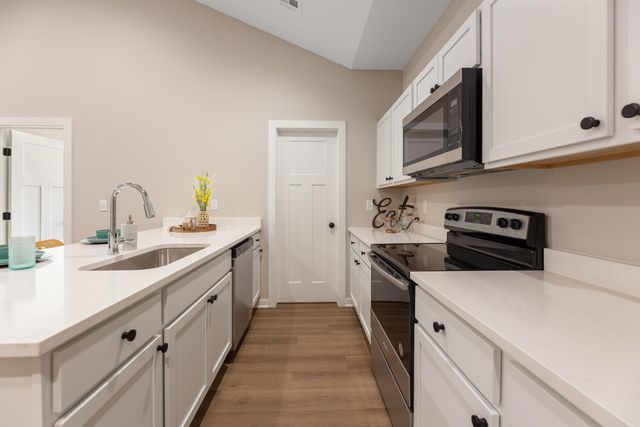 927 S Blaine St, Newton, KS 67114