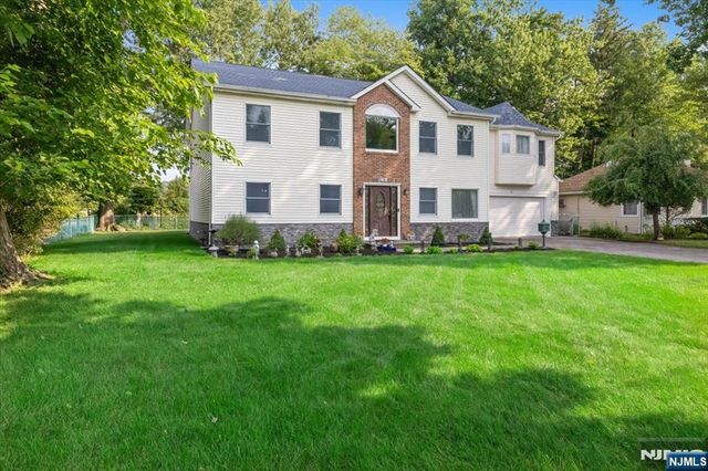 30 Beverly Road, Glen Rock, NJ 07452