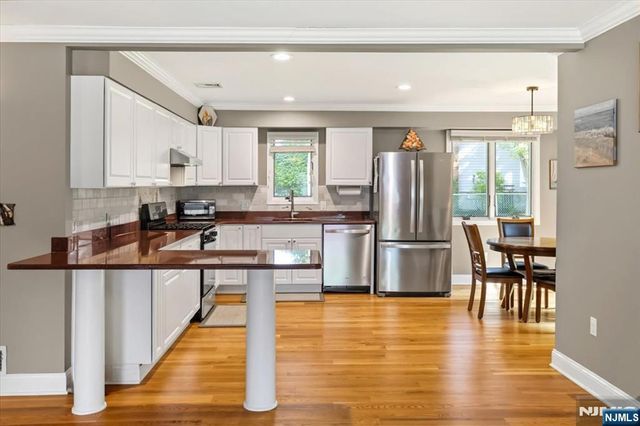 30 Beverly Road, Glen Rock, NJ 07452