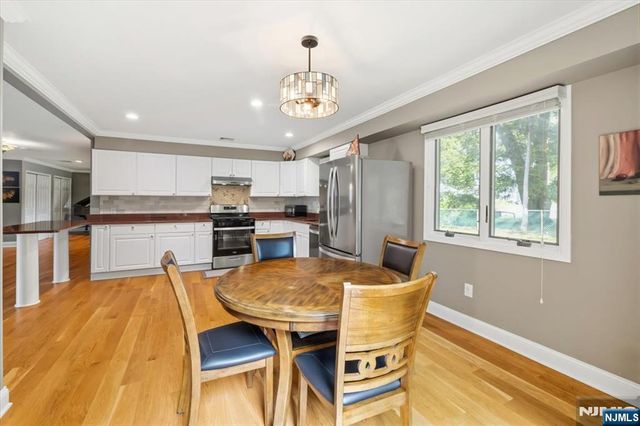30 Beverly Road, Glen Rock, NJ 07452