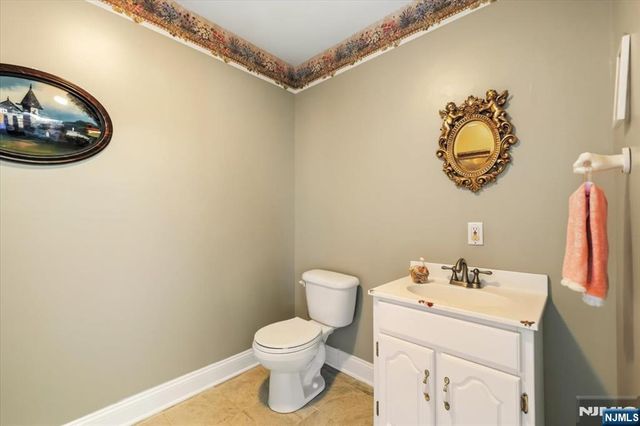 30 Beverly Road, Glen Rock, NJ 07452