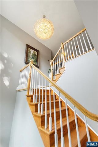 30 Beverly Road, Glen Rock, NJ 07452