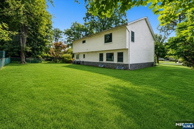 30 Beverly Road, Glen Rock, NJ 07452