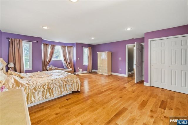 30 Beverly Road, Glen Rock, NJ 07452