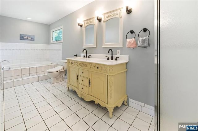 30 Beverly Road, Glen Rock, NJ 07452