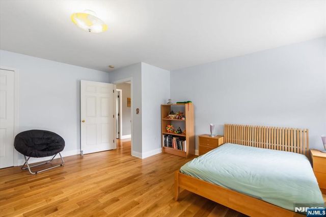 30 Beverly Road, Glen Rock, NJ 07452