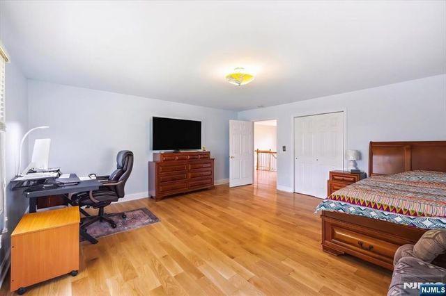 30 Beverly Road, Glen Rock, NJ 07452