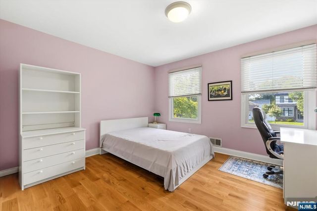 30 Beverly Road, Glen Rock, NJ 07452