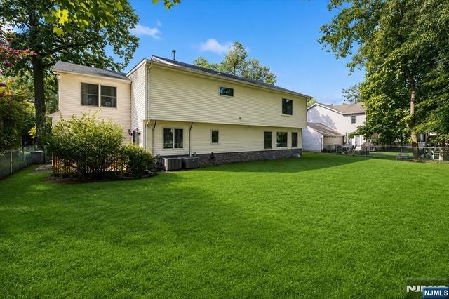 30 Beverly Road, Glen Rock, NJ 07452