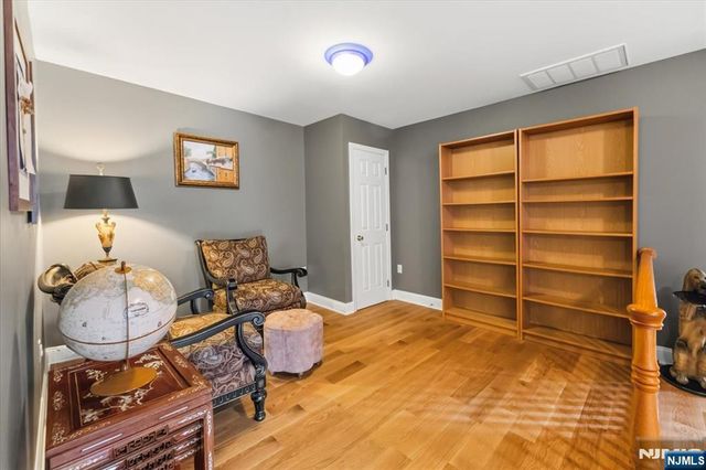 30 Beverly Road, Glen Rock, NJ 07452