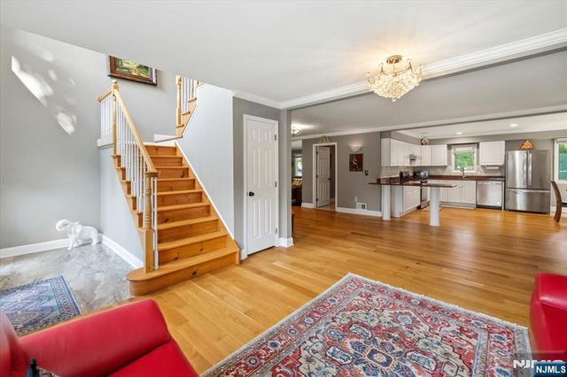 30 Beverly Road, Glen Rock, NJ 07452