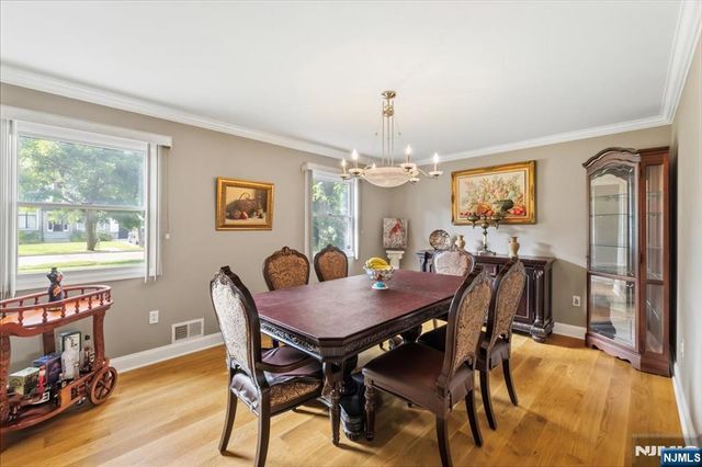 30 Beverly Road, Glen Rock, NJ 07452