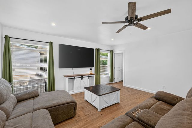 2100 NW 4th Avenue, Mineral Wells, TX 76067