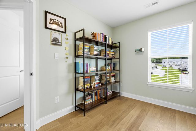 392 Judson Way, Lenoir City, TN 37771