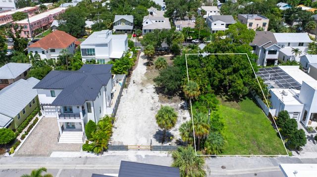 1677 DEVONSHIRE LANE, Sarasota, FL 34236