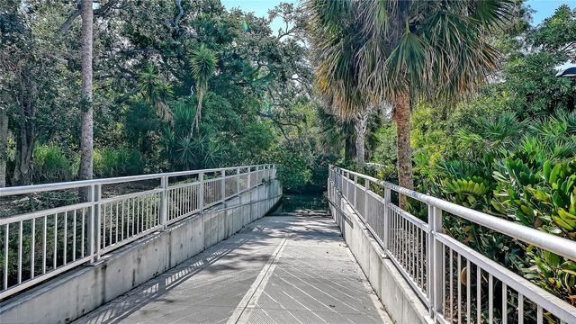 1677 DEVONSHIRE LANE, Sarasota, FL 34236