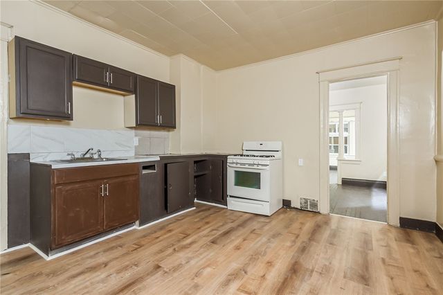 100-102 Parkway, Rochester, NY 14608