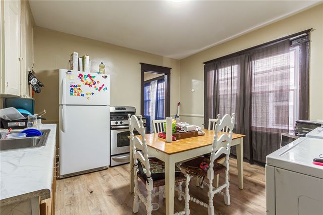 100-102 Parkway, Rochester, NY 14608