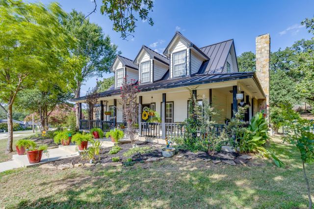 1129 Crazy Horse Trail, Burleson, TX 76028