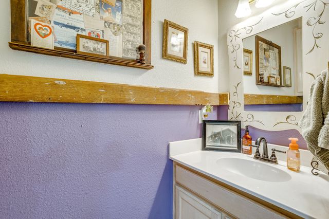1129 Crazy Horse Trail, Burleson, TX 76028