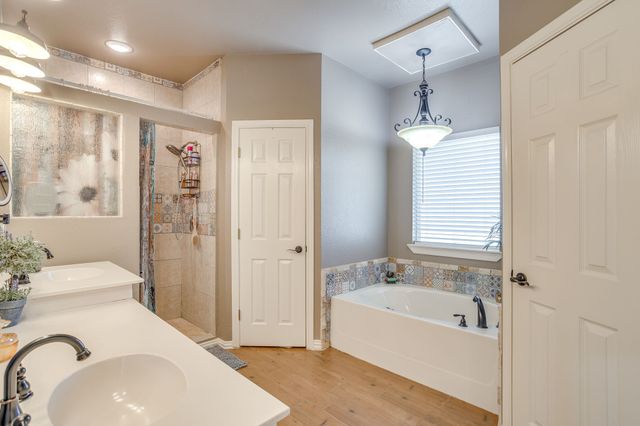1129 Crazy Horse Trail, Burleson, TX 76028