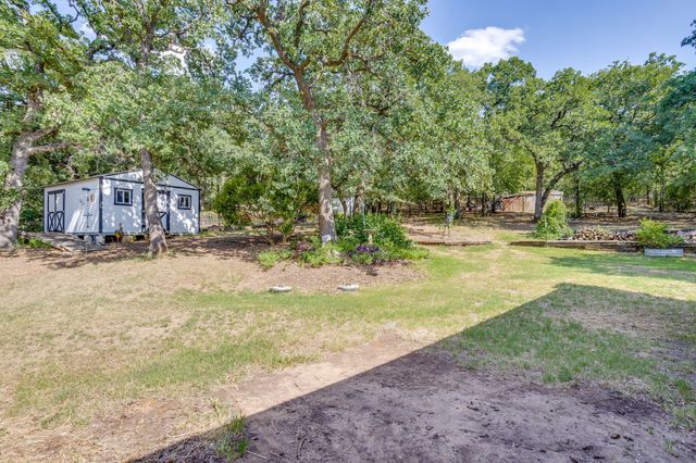 1129 Crazy Horse Trail, Burleson, TX 76028