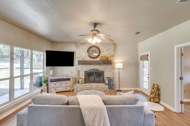 1129 Crazy Horse Trail, Burleson, TX 76028
