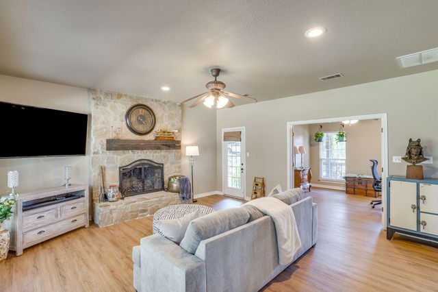 1129 Crazy Horse Trail, Burleson, TX 76028