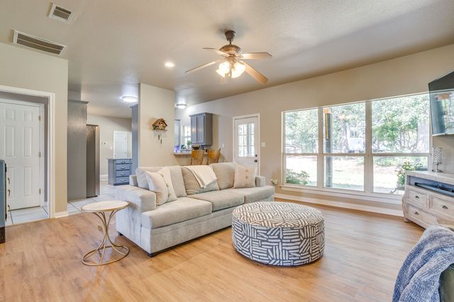 1129 Crazy Horse Trail, Burleson, TX 76028